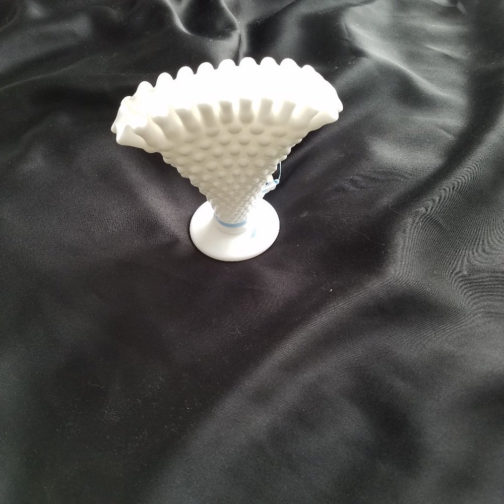 Fenton Hobnail Milk Glass 6" Fan Vase - Picture 3 of 6